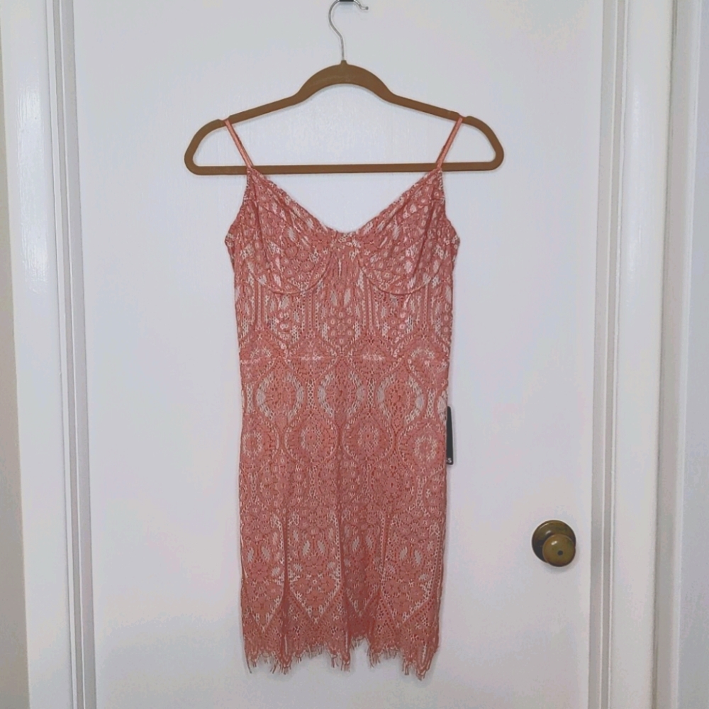 Lace Underwire Dress - Picture 2 of 4